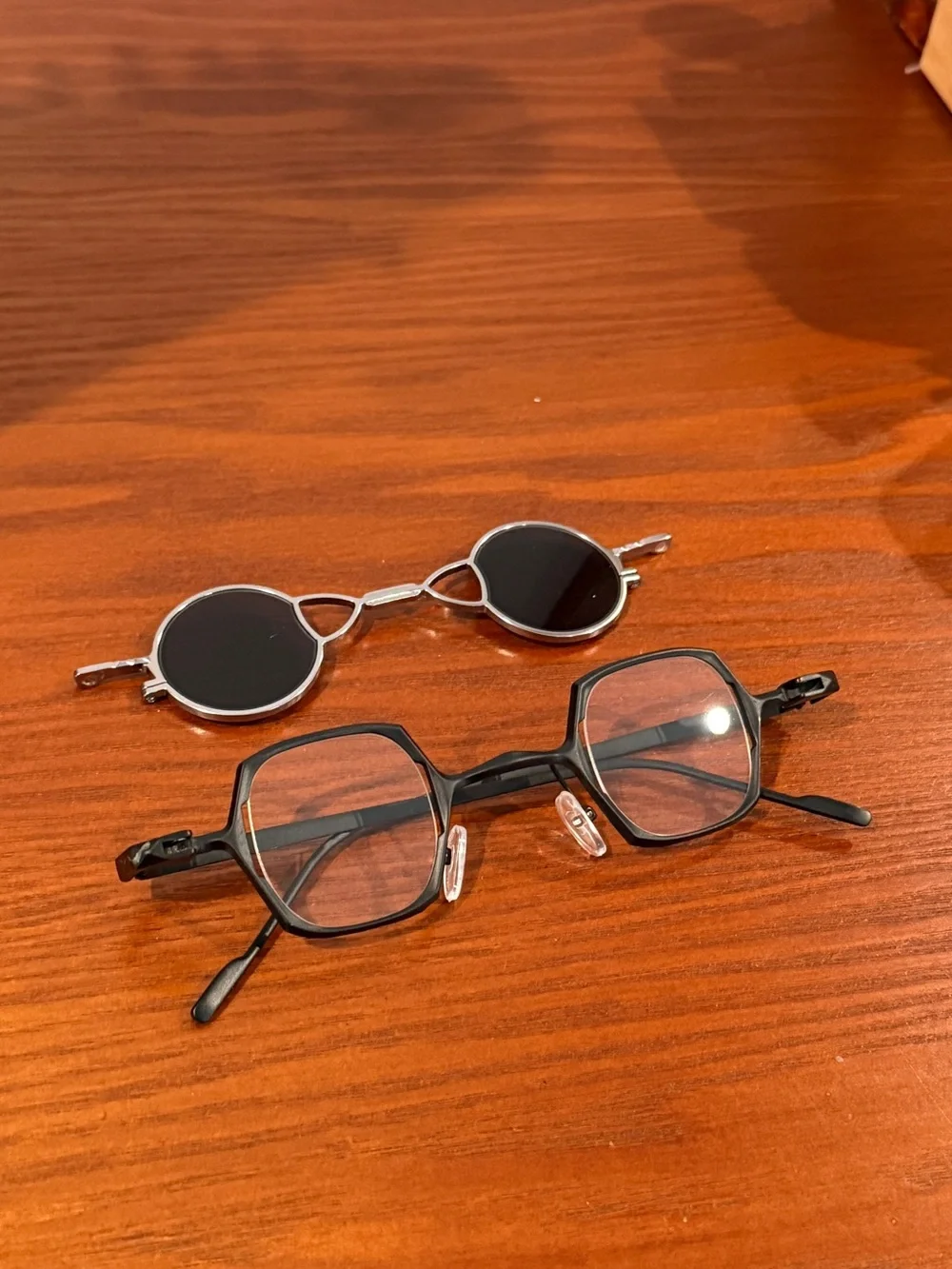 Avant-garde Geometric Black & Silver Sunglasses